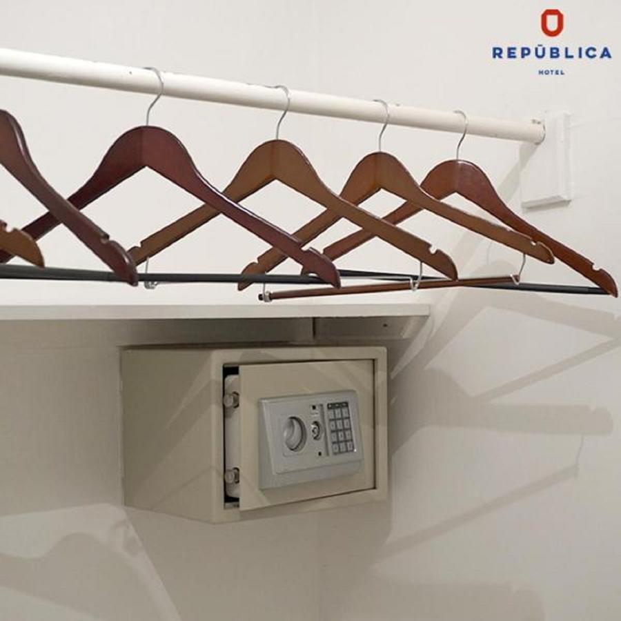 República Hotel 2*